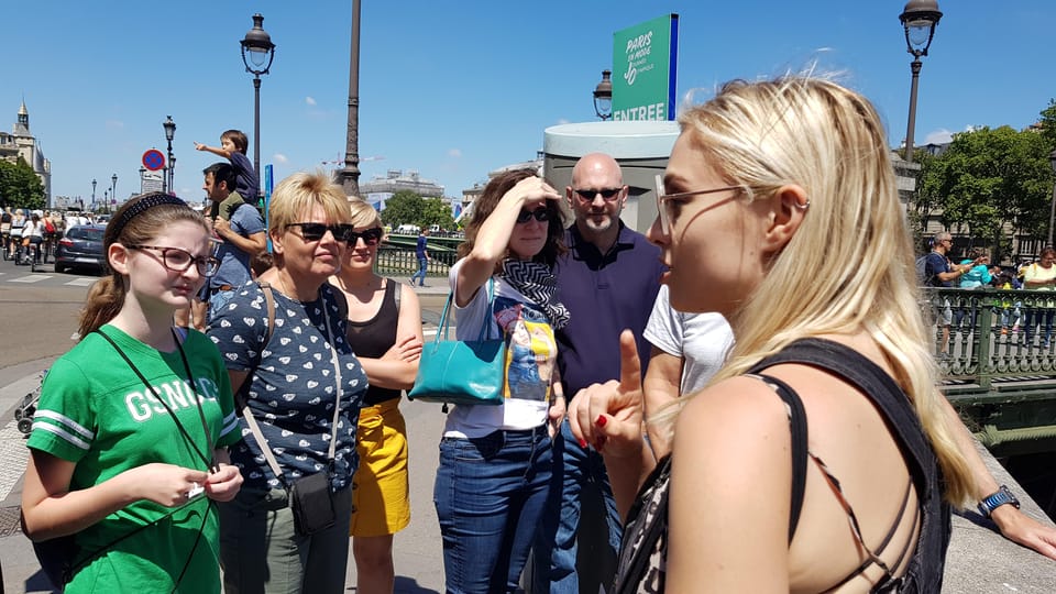Unique Walking Tour of Great Women in Parisian History - Eiffel Tower and Notre-Dame from a distance: why the viewpoint matters