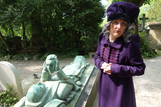 Unusual 2-hour guided tour of the Père Lachaise cemetery - Two Hours With the Great Sibyl at Père Lachaise