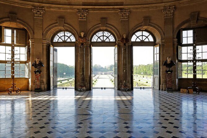 Vaux-le-Vicomte Castle Day Trip with Chateaubus Shuttle - Inside the château: audio that guides you room by room
