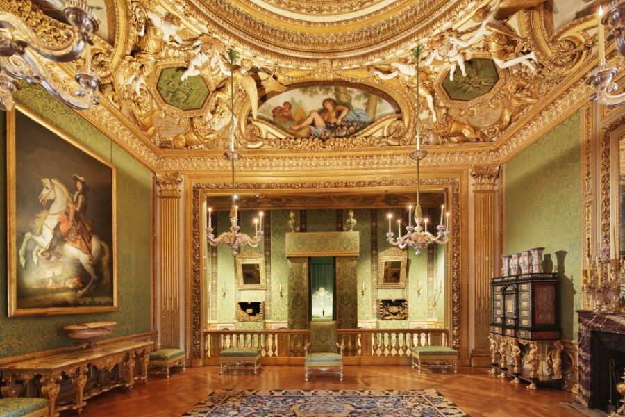 Vaux le Vicomte Chateau Entry Ticket and Chateaubus Transfer - Meals: where to fit lunch or a snack