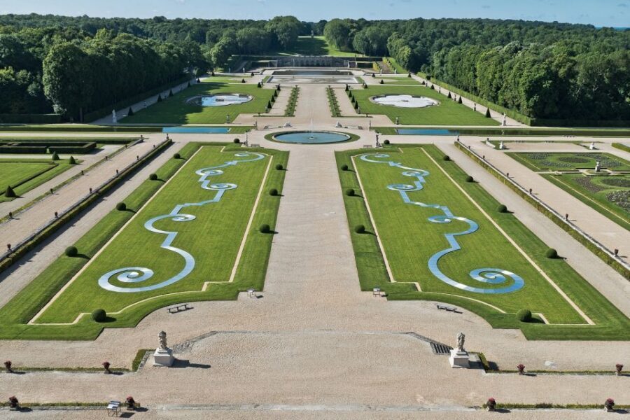 Vaux le Vicomte Chateau Entry Ticket and Chateaubus Transfer - Price and value: what’s included in the $35