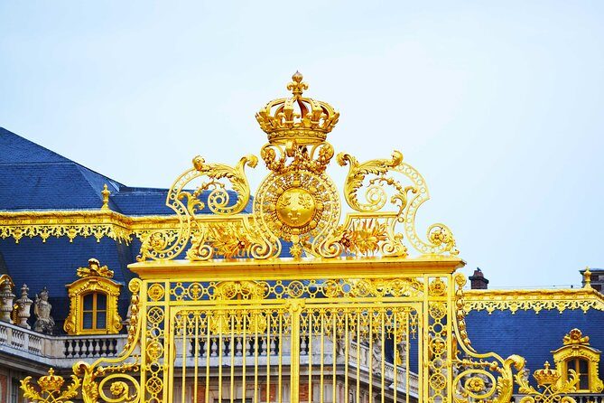 Versailles and Louvre Museum Access and Tour - Morning setup: meeting point, timing, and what the van trip really buys you