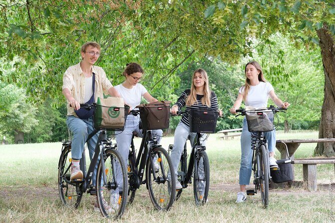 Versailles: Bike Rental, Different Sizes - Helmets and Extras: What’s Included vs What Costs Extra