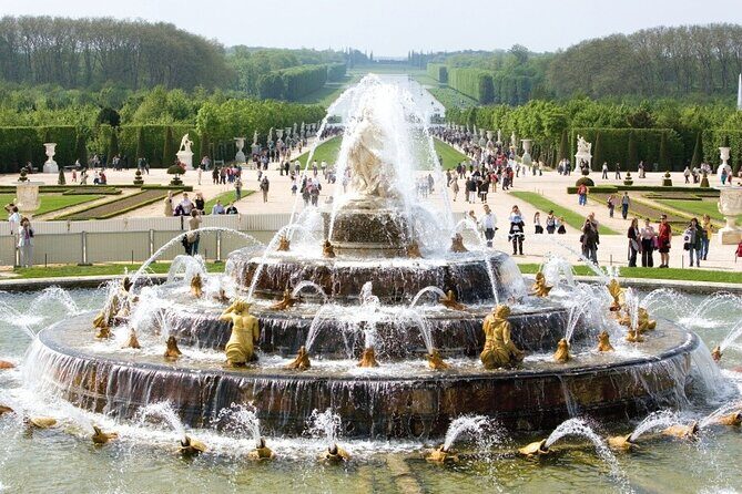VERSAILLES CASTLE Round-Trip Transfer from Paris by Luxury Van - Who This Versailles Transfer Suits Best