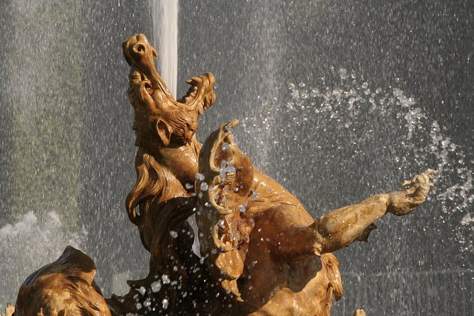 Versailles Domain Small-Group Guided Tour from Paris - First stop: the Place d’Armes and Louis XIV on horseback