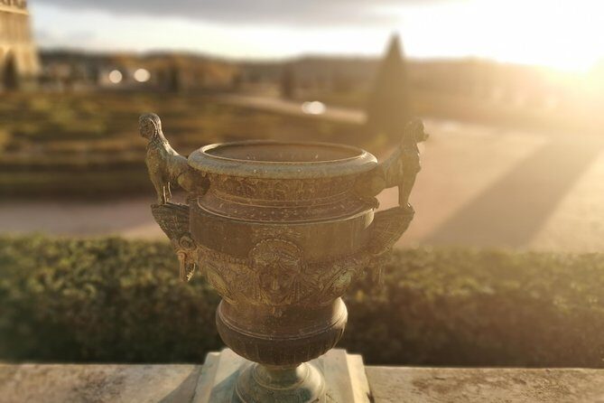 Versailles Full Day Private Guided Tour with Hotel Pickup - What the art historian guide changes for your day