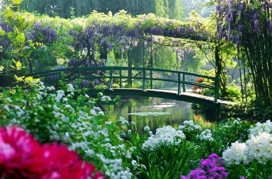 Versailles & Giverny from Paris PRIVATE TOUR with PHOTOSHOOT - Versailles gardens time: walking comfort and smart pacing