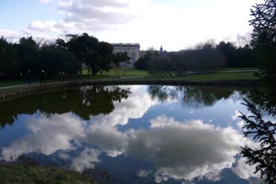Versailles Marie Antoinette Afternoon Guided Tour with Petit Trianon & Hamlet - Meet point timing and the garden-ticket reality