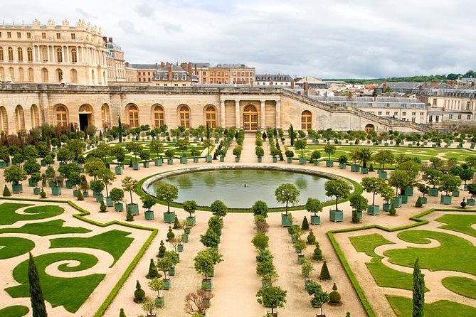 Versailles Palace Best of Estate Private Day Tour with Lunch & Queen's Hamlet - Versailles Palace: what this private day trip actually feels like