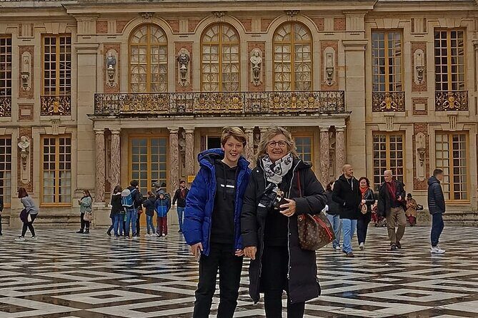 Versailles Palace Family Tour with Private Transfers and Lunch - Gardens, Trianon, and the Coach Gallery weekend perk