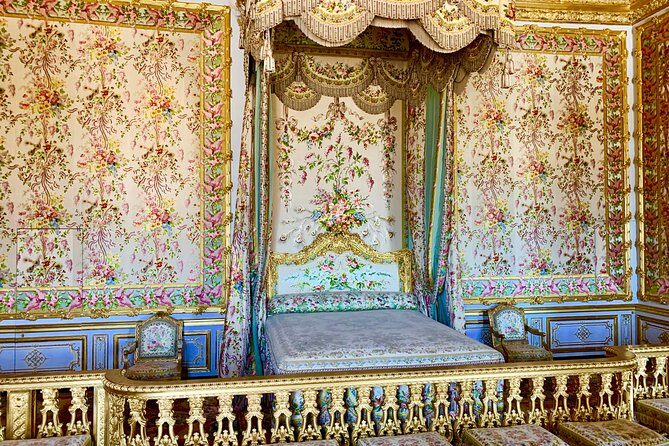 Versailles Palace & Gardens Audio Tour - Private Transportation - Audio guide in English: helpful, but use it your way