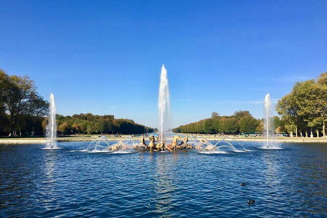 Versailles Palace & Gardens Audio Tour - Private Transportation - The guide-driver factor: why names like Roseanne and Claude show up