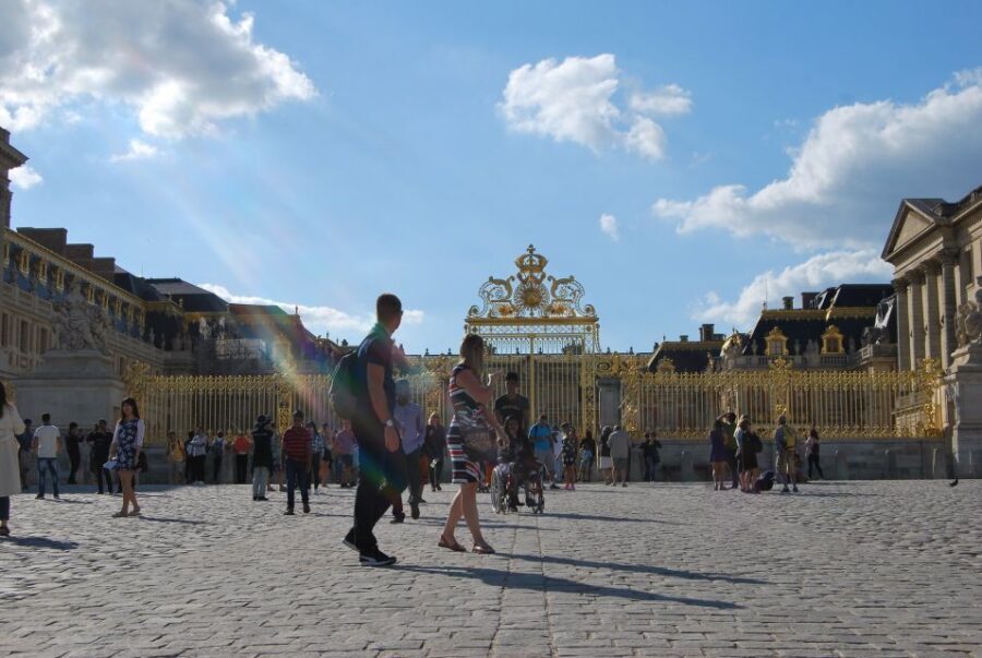 Versailles: Palace Guided Tour with Skip-the-Line Ticket - Musical Gardens vs Musical Fountains: choose based on your day