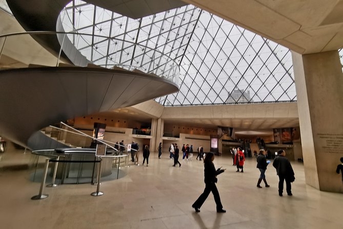 Versailles Palace & Louvre Museum Private Day Tour from Paris - Louvre Museum: why a guided art-history route saves your day