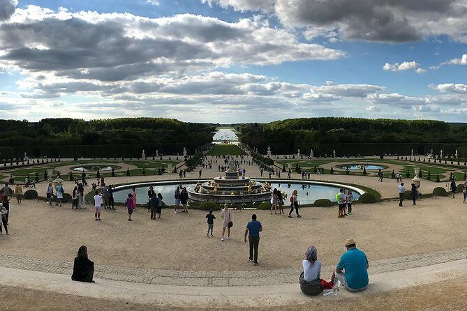 Versailles Palace & Marie-Antoinette's Estate Private Guided Tour - Inside the Palace: State Apartments of Louis XIV and the Hall of Mirrors