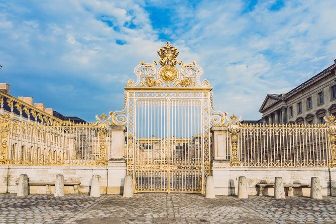 Versailles Palace with private guide - Practical Tips: Meeting Point, Mobile Ticket, and Getting There Smoothly