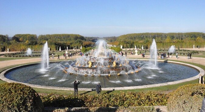 Versailles: Path of the Heroes on original electrics 2 wheels - Key highlights