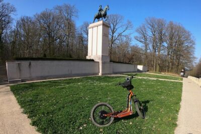 Versailles: Path of the Heroes on original electrics 2 wheels - Your 4-hour loop: the Heroes Route stop by stop