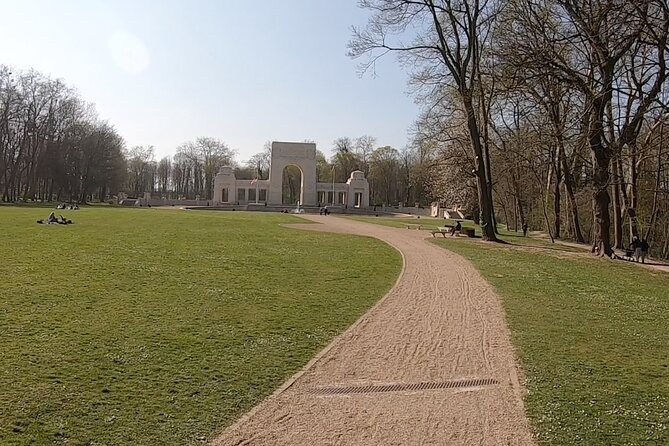 Versailles: Path of the Heroes on original electrics 2 wheels - Weather reality: how this ride holds up when it’s cold or rainy