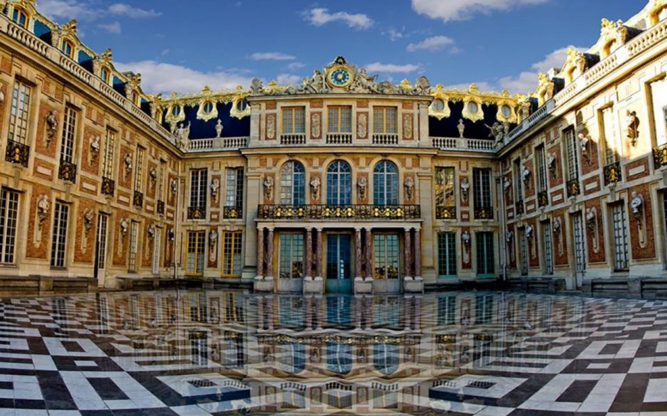 Versailles: Private Family Tour of Palace w/ Reserved Entry - The 2-hour palace route: what you’ll actually see