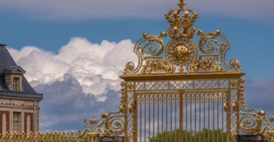 Versailles: Private Tour of the Palace with Reserved Entry - Place d’Armes to the palace rooms: a 2-hour flow that works