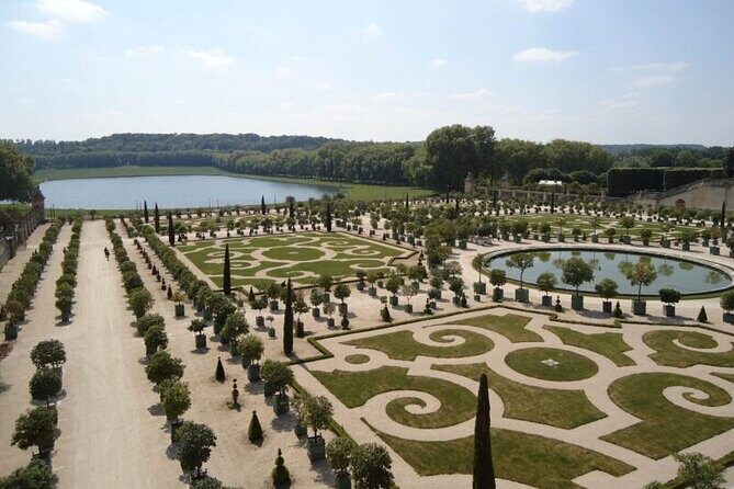 Versailles Royal Palace & Gardens with Exclusive Petit Apartments - Photo Stops and a More Human Pace