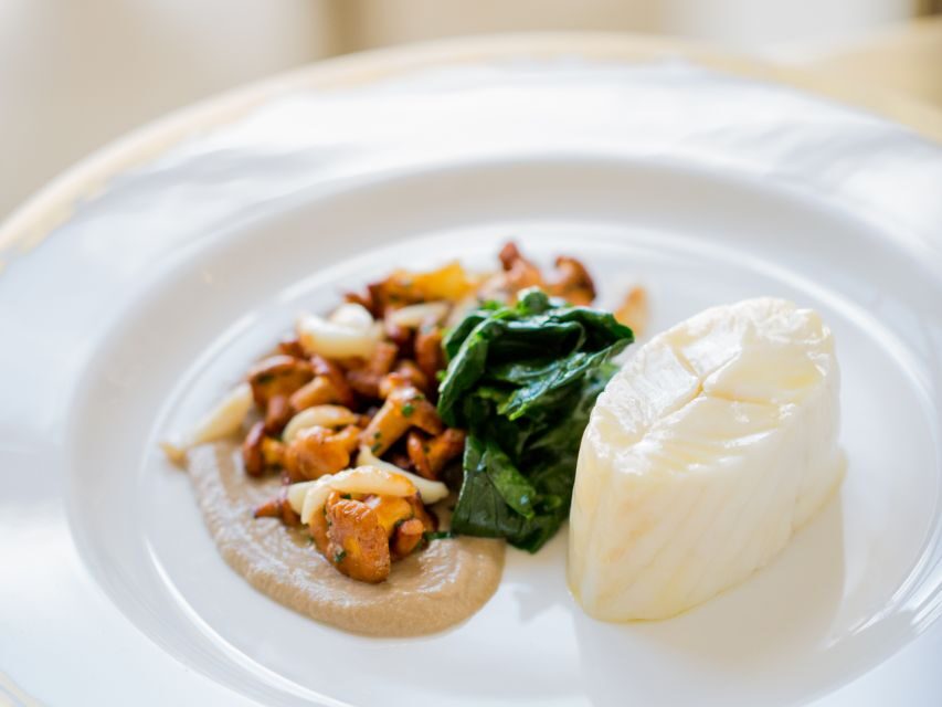 Versailles: Skip-the-Line Palace Entry Ticket & Lunch at Ore - Inside Ore: What the 3-Course Lunch Includes