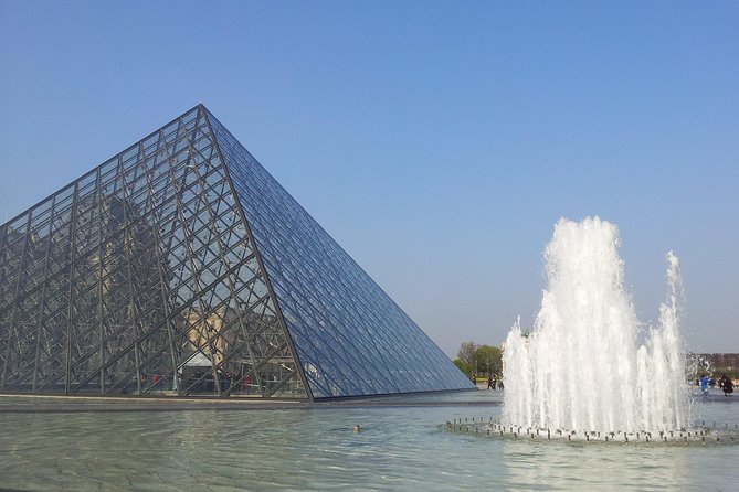VIP Paris in a Day: Montmartre, Louvre, Île de la Cité, Cruise - The Louvre with timed entry: seeing the highlights without getting lost