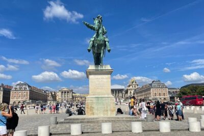 Visit of the Palace of Versailles - Ticket coverage: Château, Trianon, gardens, shows, and the carriage gallery