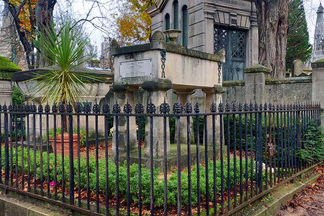 Visit to Père Lachaise Cemetery: a self-guided tour - Who this is best for (and who should think twice)