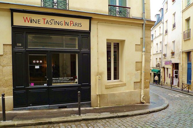 Walk & Wine Tour in the Latin Quarter - Small-group size and the 3-hour structure