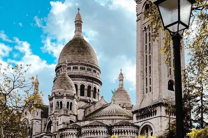 Walking Tour in Montmartre with a guide - Le mur des je t’aime: the quick stop that sets the tone