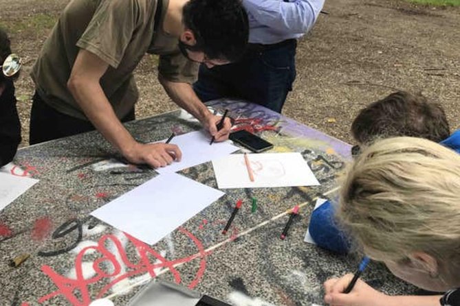 Workshop Graffiti Mural - Group size, languages, and attention: how to get the best coaching