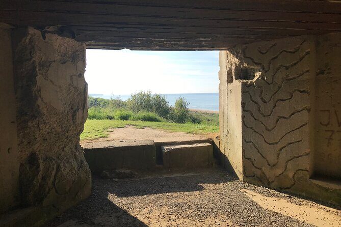 WW II Private Guided Tour American Landing Beaches in Normandy - Sainte-Marie-du-Mont and the 101st Airborne exit roads