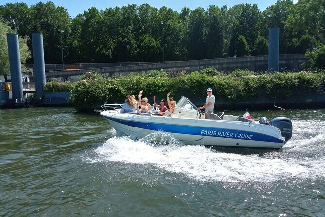 Your Private boat Captain Guide Explore Historical Paris - The first stone bridge in France: Henry III’s 16th-century project